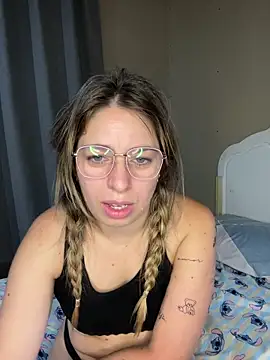 Snapshot of soyanahii chatting on March 1, 2:00 am soyanahii online show from March 1, 2:00 am