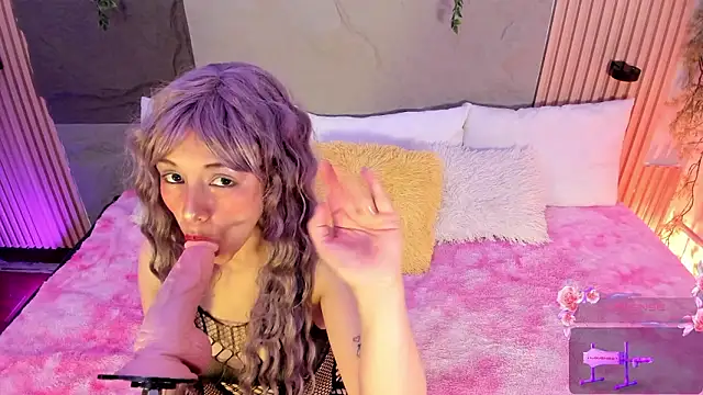 Emmayourgirl online show from March 20, 2:40 pm