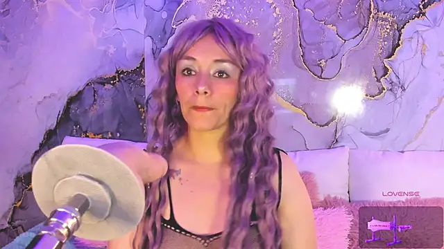 Emmayourgirl online show from April 10, 2:29 am