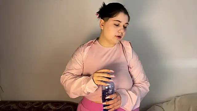 Snapshot of LunaBlakes chatting on March 2, 8:43 am LunaBlakes online show from March 2, 8:43 am