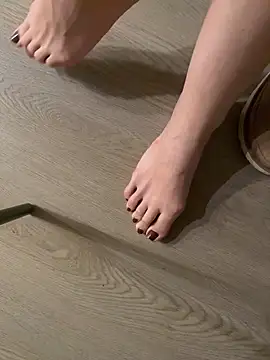 leshowcho online show from February 25, 9:47 pm