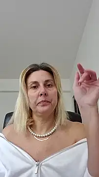 Amelia9798 online show from March 14, 7:47 am