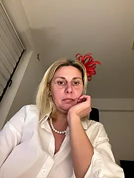 Amelia9798 online show from January 17, 8:56 pm