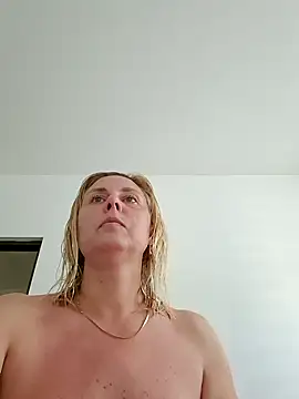 Amelia9798 online show from June 9, 4:35 am
