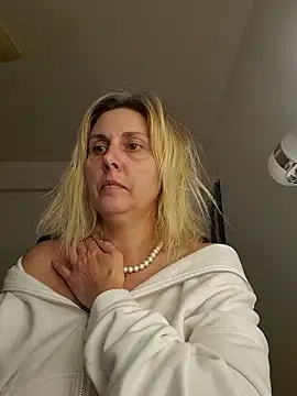 Amelia9798 online show from March 13, 5:18 pm