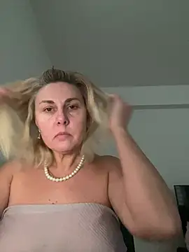 Amelia9798 online show from January 8, 6:52 am