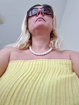 Amelia9798 online show from April 26, 2:03 pm