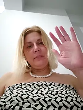 Amelia9798 online show from May 12, 6:03 pm
