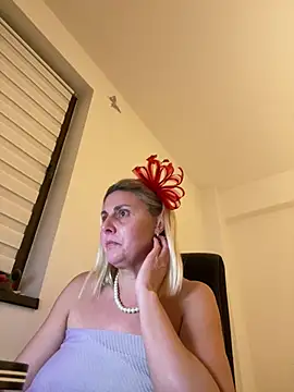 Amelia9798 online show from January 9, 7:21 pm