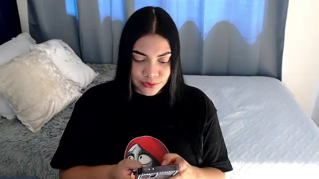 isabelateran online show from March 4, 6:15 pm