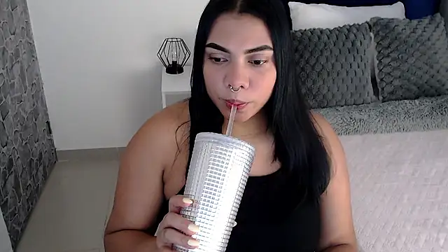 isabelateran online show from February 5, 6:15 pm