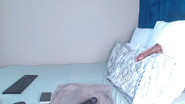 Snapshot of Sweetjuicyclitoris chatting on July 12, 8:26 am Sweetjuicyclitoris online show from July 12, 8:26 am