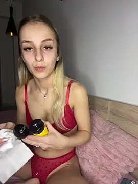 RahellaBlonde1 online show from February 24, 8:42 pm