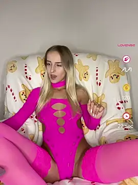 RahellaBlonde1 online show from May 24, 7:25 pm