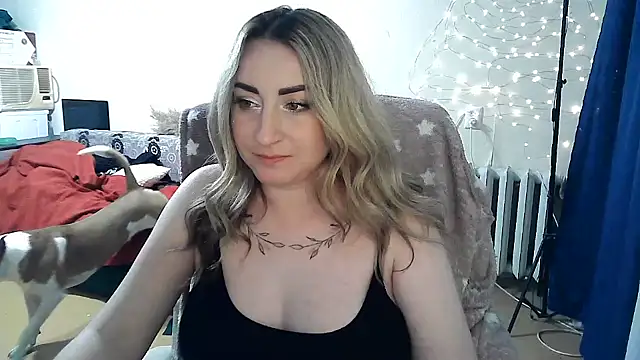 FoxyAnn12 online show from April 9, 1:28 pm