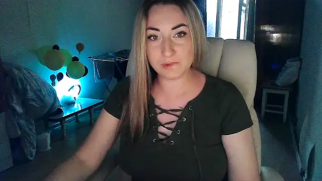 FoxyAnn12 online show from June 21, 4:57 pm