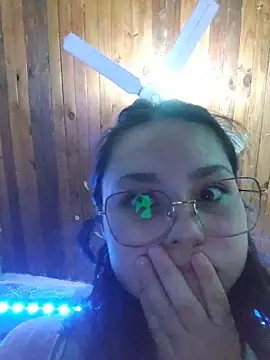 Snapshot of Sexyhanna14 chatting on May 19, 2:51 am Sexyhanna14 online show from May 19, 2:51 am