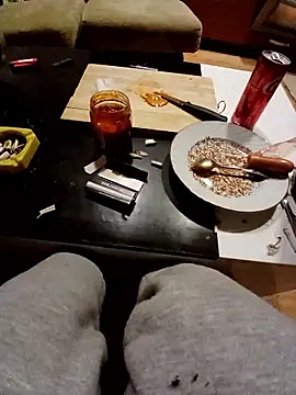 Snapshot of dear2002 chatting on January 14, 1:53 am dear2002 online show from January 14, 1:53 am