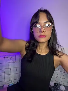 Iam Lyan  online show from April 10, 10:17 pm