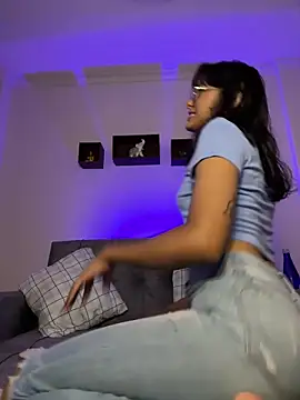 Iam Lyan  online show from March 28, 8:32 pm