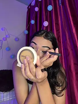 Iam Lyan  online show from February 13, 6:30 pm