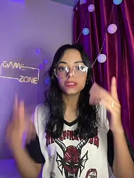 Iam Lyan  online show from February 8, 10:29 pm