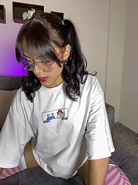 Iam Lyan  online show from May 27, 6:26 pm