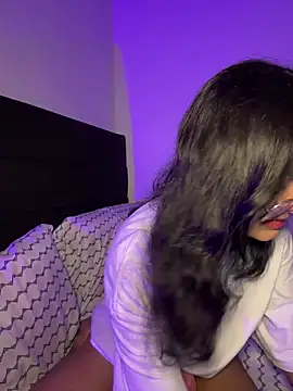 Iam Lyan  online show from March 8, 1:44 am