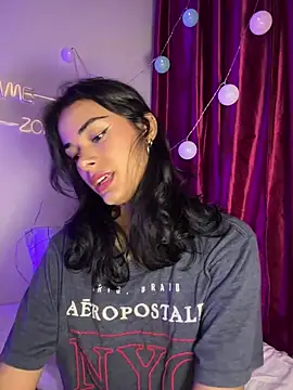 Iam Lyan  online show from February 13, 3:28 am