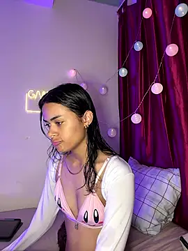 Iam Lyan  online show from January 17, 6:33 pm