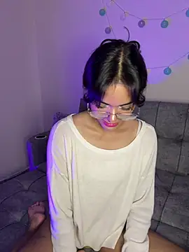 Iam Lyan  online show from March 15, 12:28 am