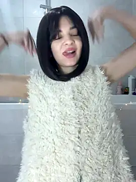 Lily Lii online show from January 8, 3:29 pm