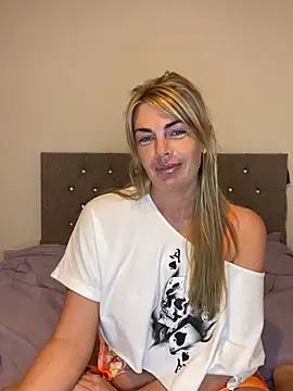 Snapshot of Scarlett_the_girlnextdoor chatting on May 11, 8:17 pm Scarlett the girlnextdoor online show from May 11, 8:17 pm