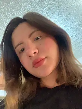 Snapshot of bombomcherry6 chatting on January 8, 9:43 pm bombomcherry6 online show from January 8, 9:43 pm