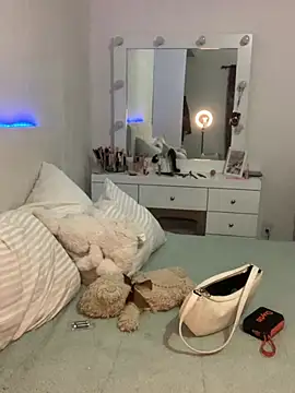 Snapshot of bombomcherry6 chatting on January 14, 3:43 am bombomcherry6 online show from January 14, 3:43 am