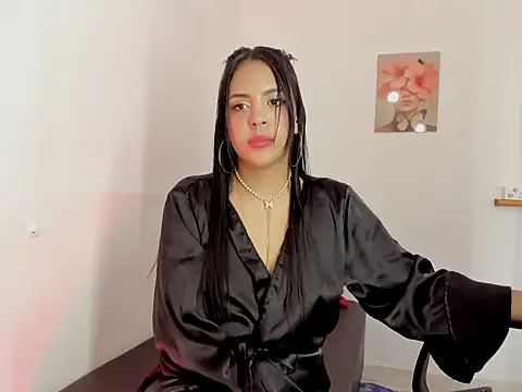 mia loren online show from January 11, 7:10 pm