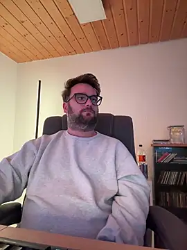 Dominic2295 online show from February 7, 2:36 pm