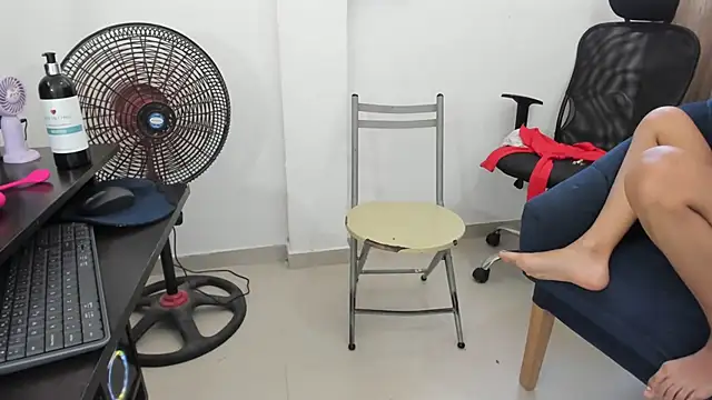 saskya13 online show from February 12, 4:18 pm