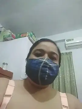 momo loves online show from April 3, 4:35 pm