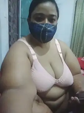 momo loves online show from April 16, 8:20 pm