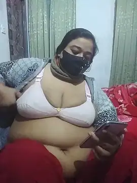 momo loves online show from February 4, 6:25 pm