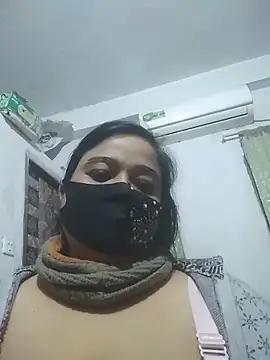 momo loves online show from February 8, 6:05 pm