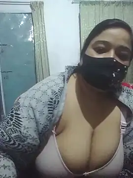 momo loves online show from February 10, 2:16 pm