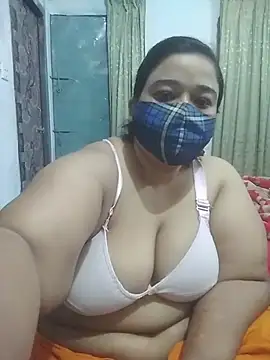 momo loves online show from March 4, 5:53 pm