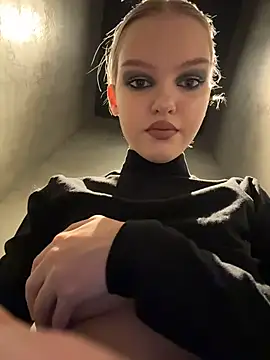 AshleyMur online show from February 4, 6:08 am