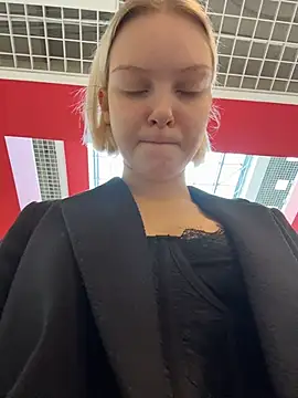 AshleyMur online show from March 27, 6:11 am