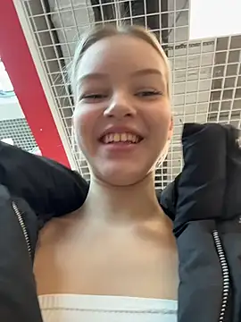 AshleyMur online show from March 12, 6:50 am