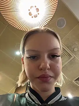 AshleyMur online show from April 13, 5:00 am