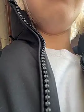 AshleyMur online show from March 19, 5:51 am