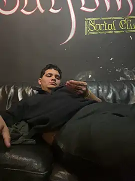 Steven24r30 online show from February 15, 7:02 pm